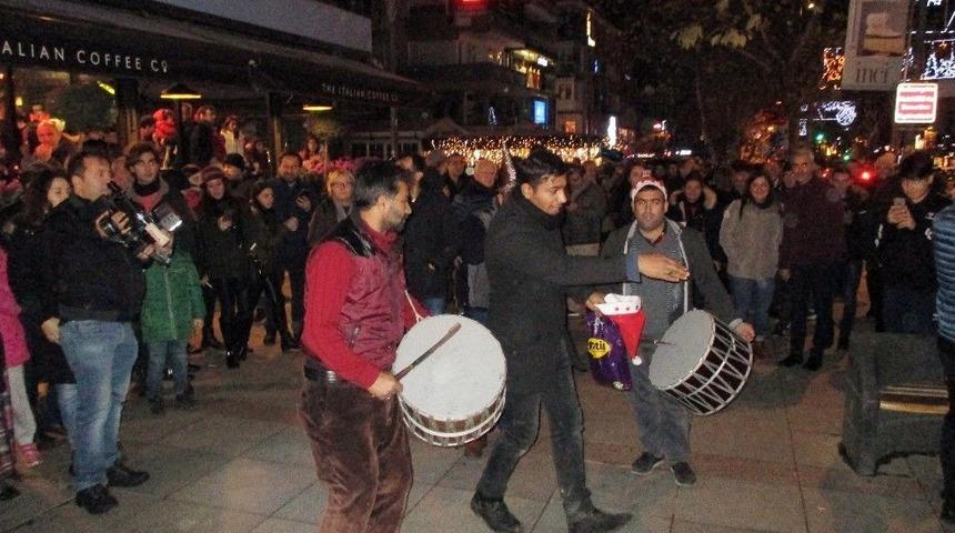 Bağdat Caddesi Yeni Yılı Davul Zurna İle Karşıladı