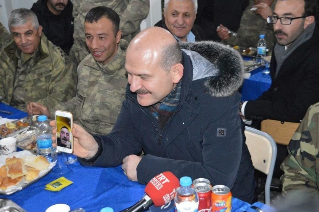 Bakan Soylu, Kato &Uuml;s B&ouml;lgesinde Askerlerle Yemek Yedi