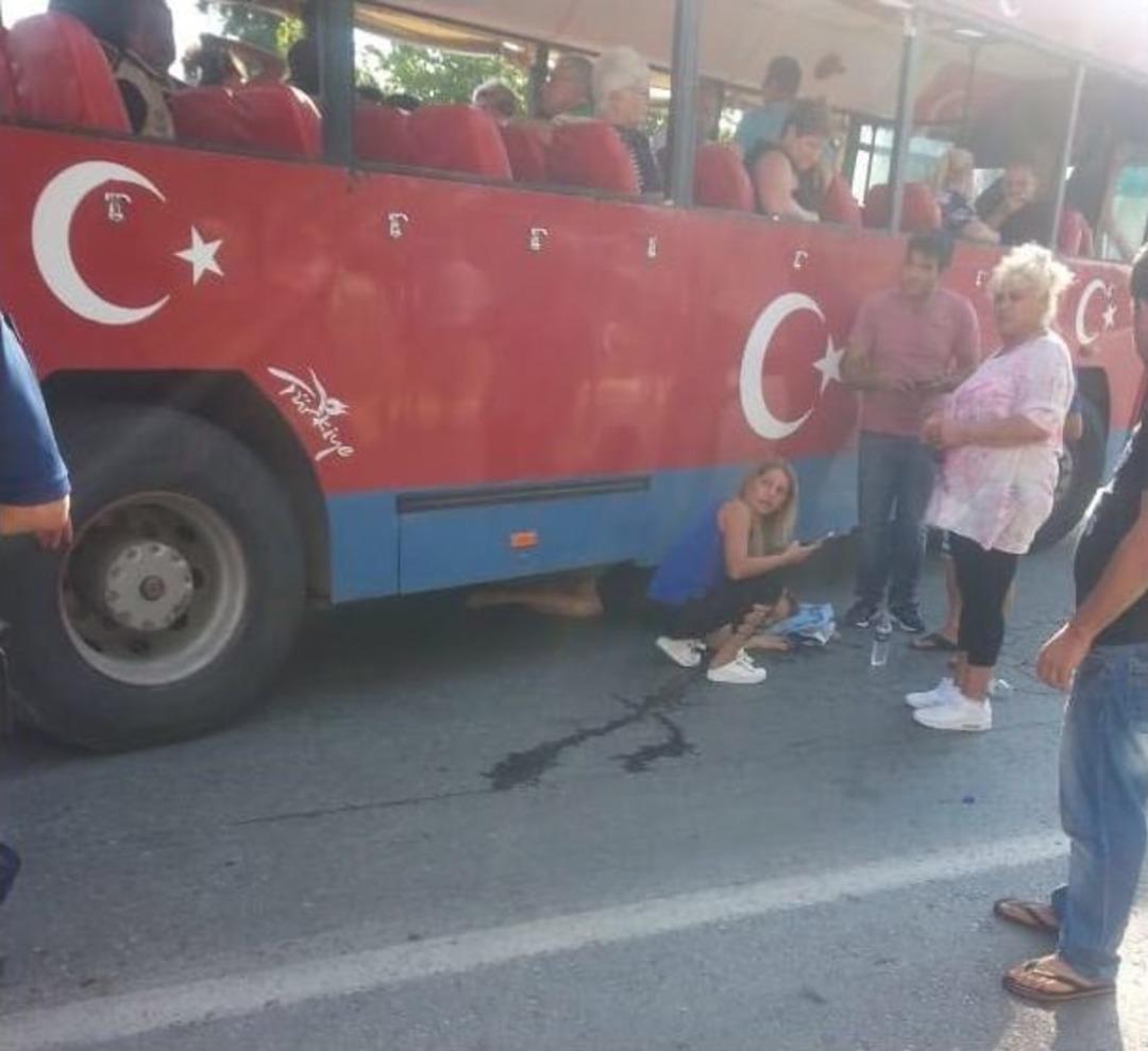 Safari Otob&uuml;s&uuml;n&uuml;n Altında Kalan Kadın &Ouml;l&uuml;mden D&ouml;nd&uuml;