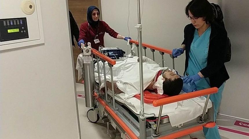 Samsun&rsquo;da İnşaatın 4. Katından D&uuml;şen 2 Gen&ccedil; Ağır Yaralandı