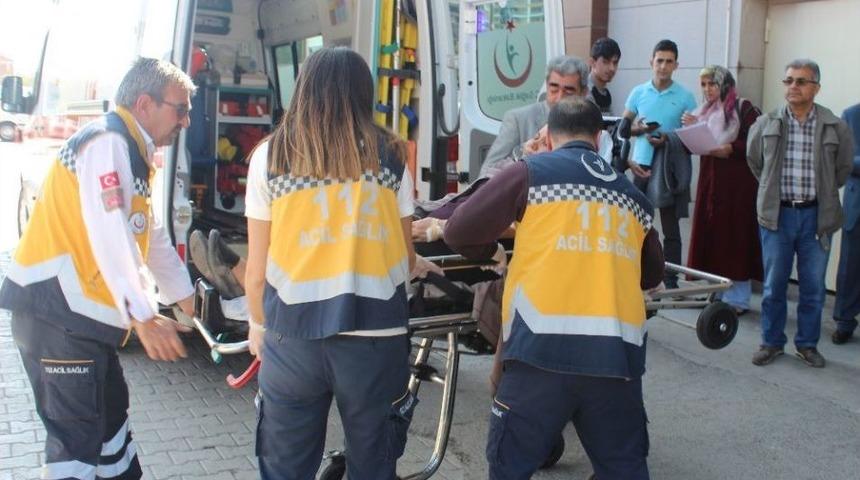 Kafasına &Ccedil;atıdan Demir D&uuml;şt&uuml;, O Anlar Kameraya Yansıdı