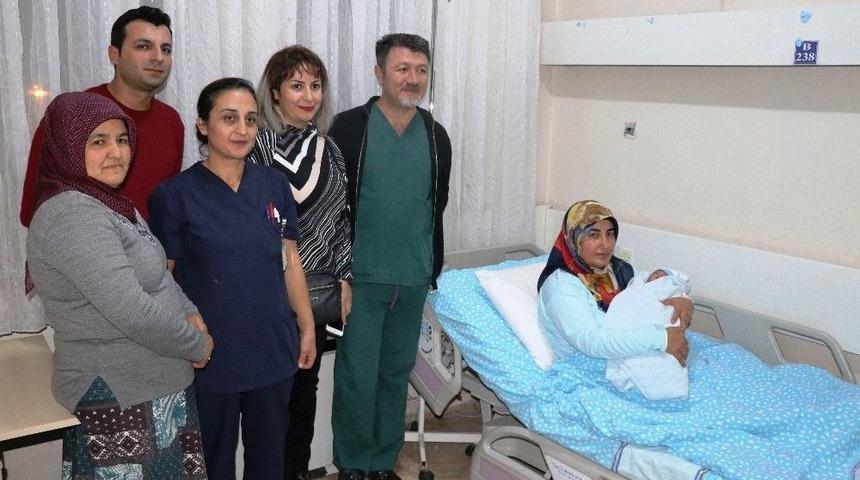 Malatya&rsquo;da Yılın İlk Bebeği &lsquo;sefa&rsquo; Oldu