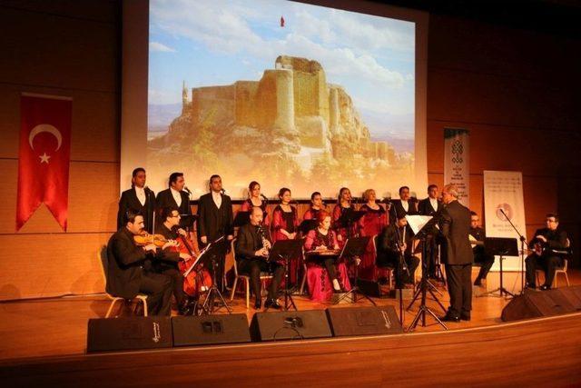 Nevü’de Elazığ Devlet Klasik Türk Müziği Korosu Konser Verdi