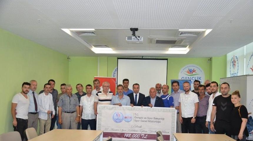 Amat&ouml;r Spor Kul&uuml;plerine 147 Bin Tl Yardım Yapıldı