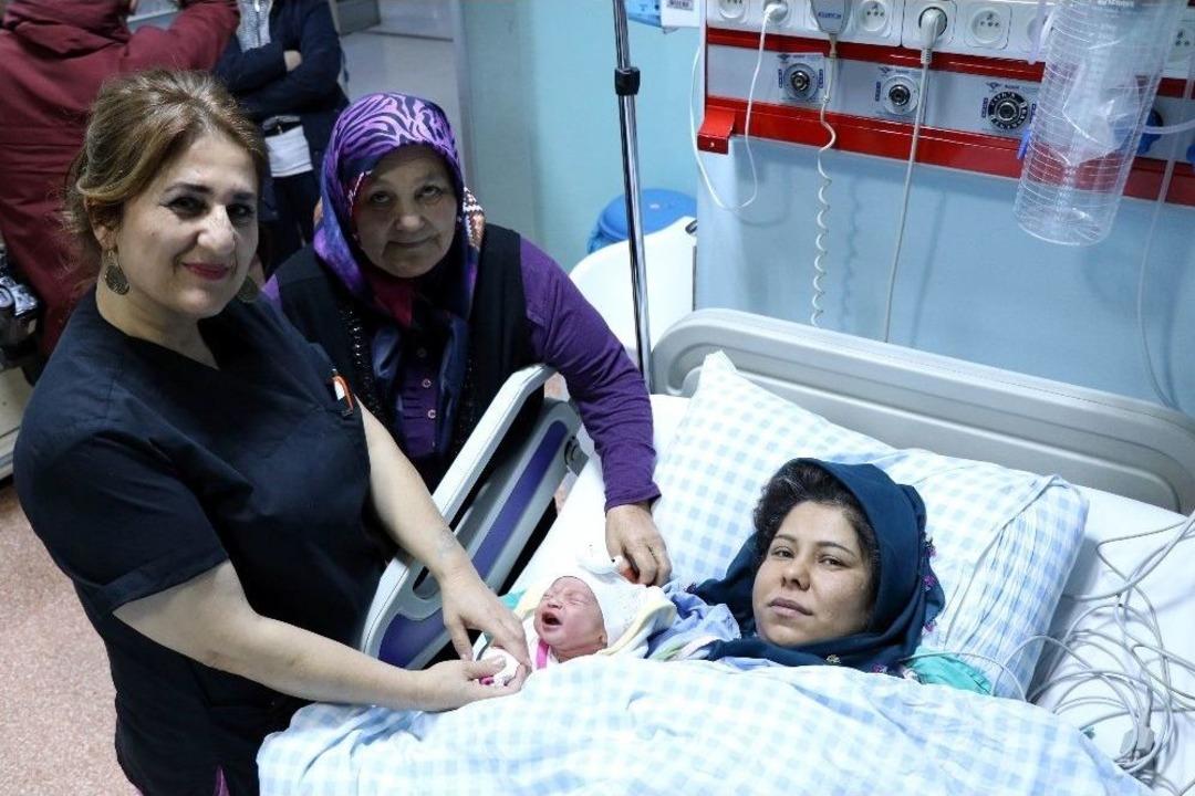 2018&rsquo;in İlk Bebeği Babasıyla İşte B&ouml;yle Kavuştu