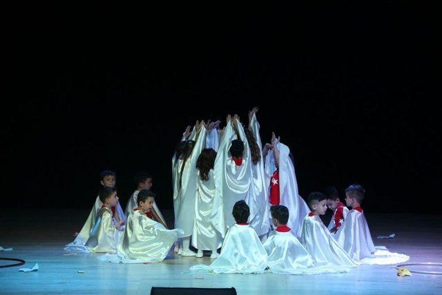 Biga&rsquo;da Kreşlerden Coşkulu Kutlama 2