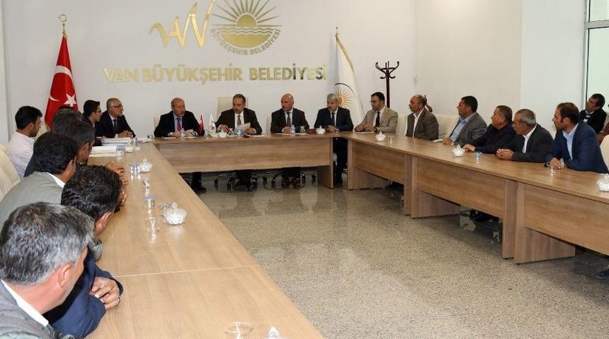 Erciş İl&ccedil;esinin &lsquo;v&rsquo; Plaka Minib&uuml;s İhalesi Yapıldı