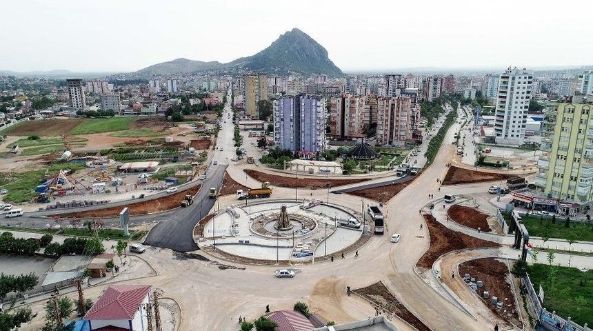 Kozan&rsquo;da Trafik 8 Kollu Akıllı Kavşakla Rahatlayacak