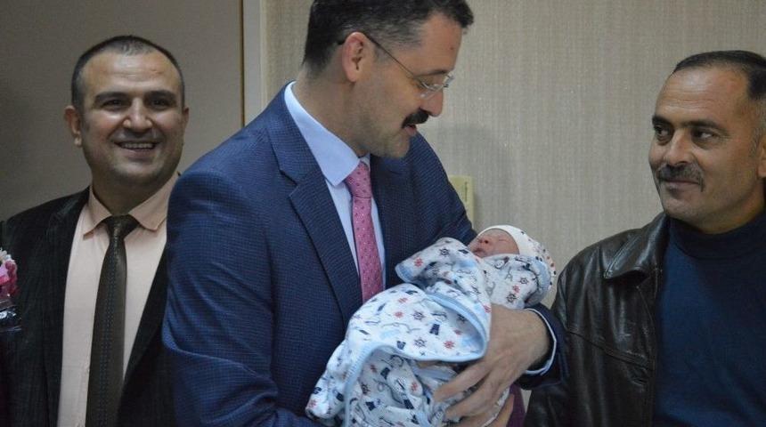 2018&rsquo;in İlk Bebekleri Altınını Aldı