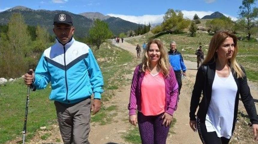 Mersin&rsquo;de, Polisler Moral Ve Motivasyon İ&ccedil;in Y&uuml;r&uuml;d&uuml;