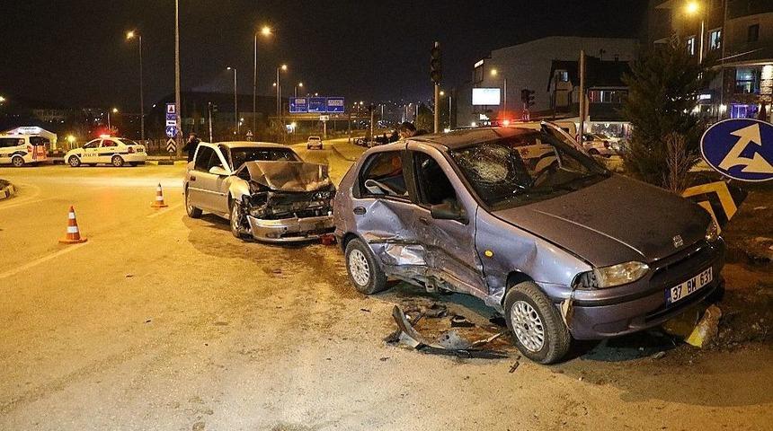 Yeni Yılın İlk Kazası 1&rsquo;i Ağır 3 Yaralı