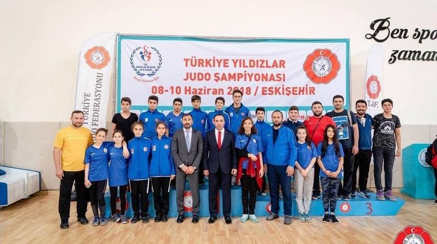 İl M&uuml;d&uuml;r&uuml; Yıldız, T&uuml;rkiye Yıldızlar Judo Şampiyonasına Katıldı