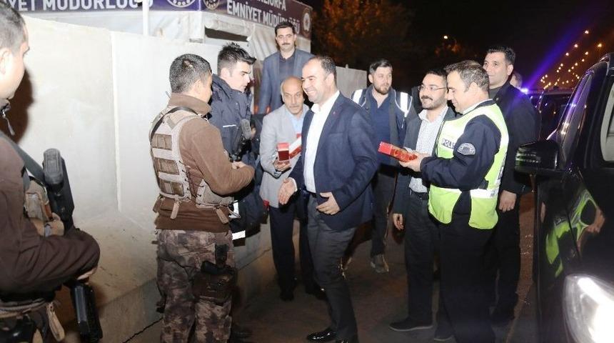 Başkan &Ccedil;ift&ccedil;i Yeni Yıla Sokakta Girdi