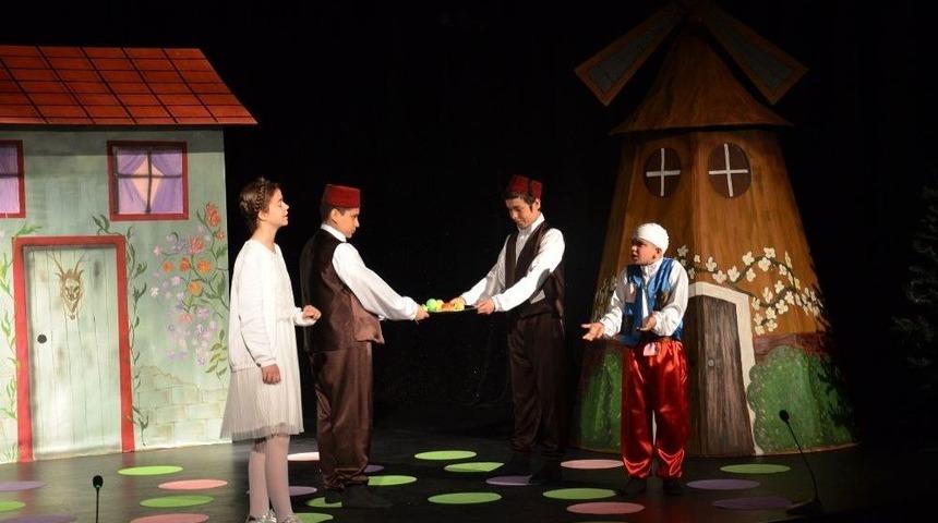 B&uuml;y&uuml;kşehir&rsquo;in &Ccedil;ocuk Tiyatrosu G&ouml;z Doldurdu