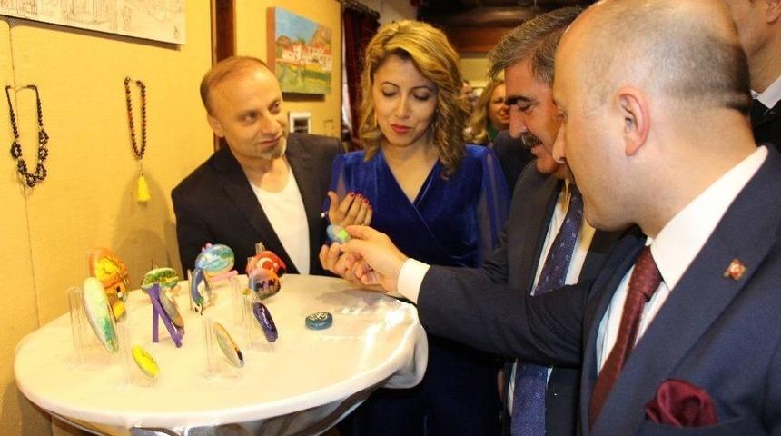Taşlara &Ccedil;izdiği Resimlerle Sergi A&ccedil;tı