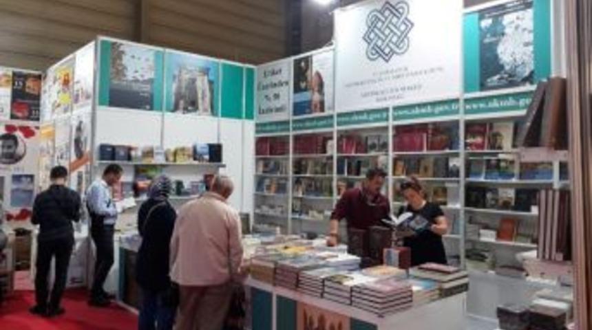 Atat&uuml;rk K&uuml;lt&uuml;r Merkezi Yayınlarına 23. İzmir Kitap Fuarı&rsquo;nda B&uuml;y&uuml;k İlgi