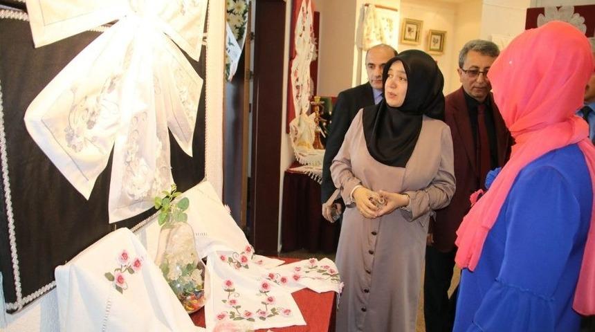 El Emeklerini Sergilediler