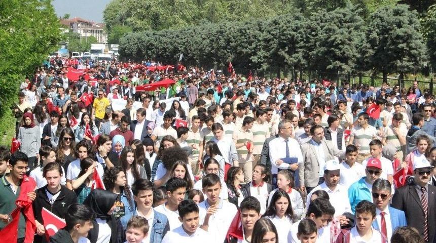 Y&uuml;zlerce Kişi 57&rsquo;nci Alay Vefa Y&uuml;r&uuml;y&uuml;ş&uuml;&rsquo;ne Katıldı