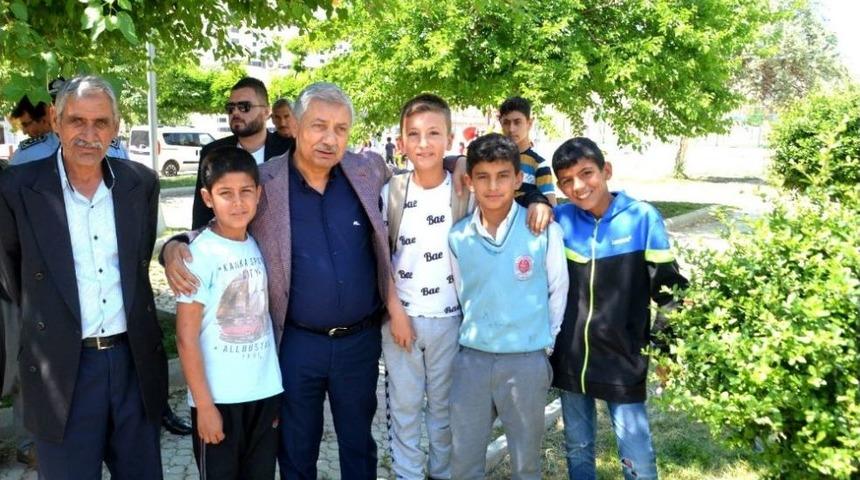 Birecik&rsquo;te Peyzaj &Ccedil;alışmaları Devam Ediyor