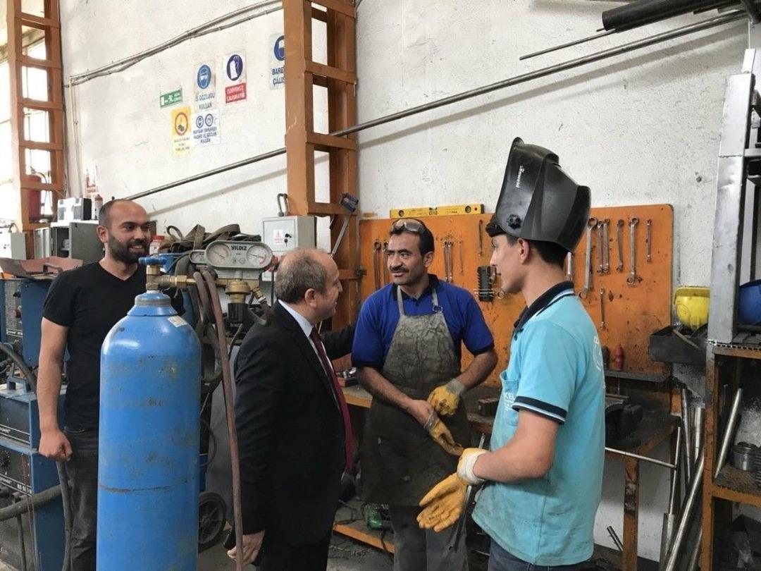 Karadağ&rsquo;dan Esnaf Turu