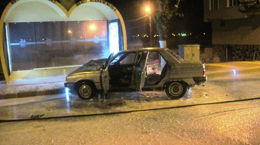 &Ccedil;anakkale&rsquo;de İki Ara&ccedil; &Ccedil;arpıştı: 1 Yaralı