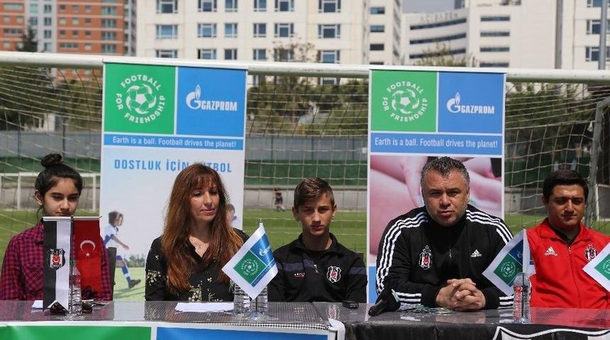 Beşiktaş, Futbol Ve Dostluk G&uuml;n&uuml; Kutlamalarına Ev Sahipliği Yaptı