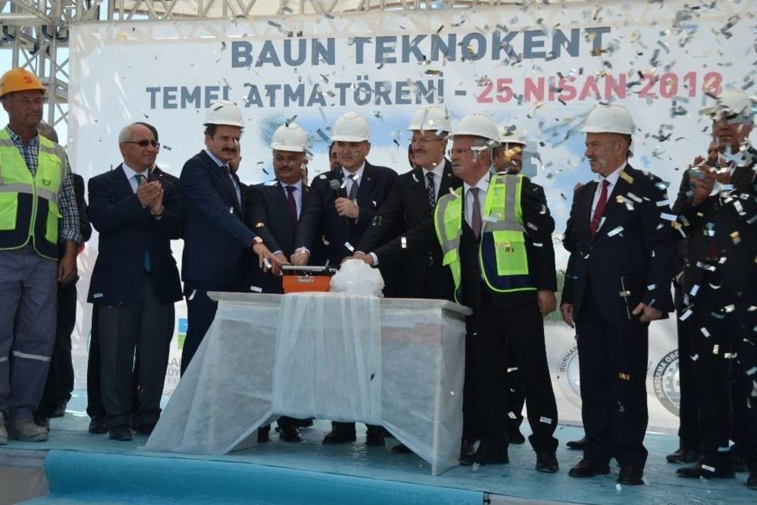 &Ouml;zl&uuml;: "teknoloji A&ccedil;ığı Kapanırsa, Ne Dış Ticaret, Ne De Cari A&ccedil;ık Kalır"