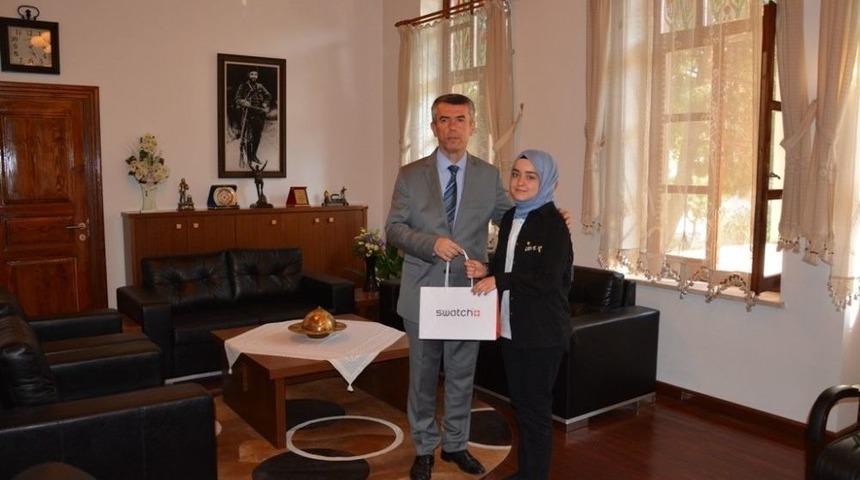 T&uuml;bitak T&uuml;rkiye Birincileri Kaymakam Sırmalı&rsquo;yı Makamında Ziyaret Ettiler