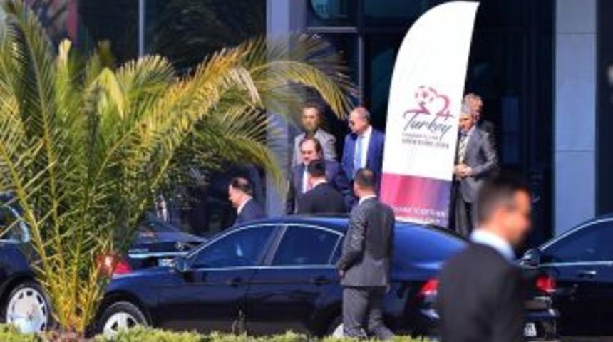 Tff, Ziraat T&uuml;rkiye Kupası&rsquo;ndaki Fenerbah&ccedil;e - Beşiktaş Derbisinin Seyircisiz Olarak 3 Mayıs Perşembe G&uuml;n&uuml; 57. Dakikadan Devam Edeceğini Duyurdu.