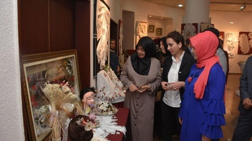 İğne Oyaları Beğeniye Sunuldu