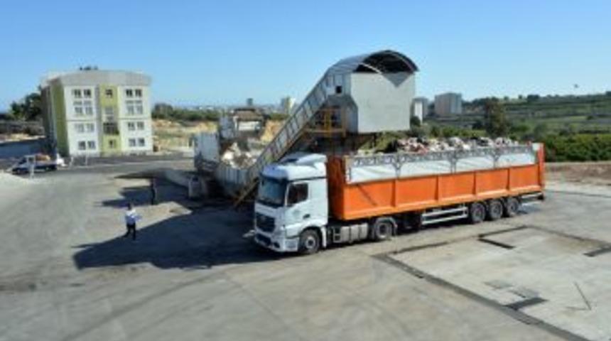 Mersin&rsquo;in &Ccedil;&ouml;p&uuml; Mobil Katı Atık Aktarma İstasyonları İle Taşınıyor