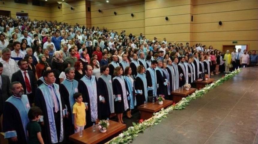 Fen-edebiyat Fak&uuml;ltesi Mezuniyet T&ouml;reni Ger&ccedil;ekleştirildi