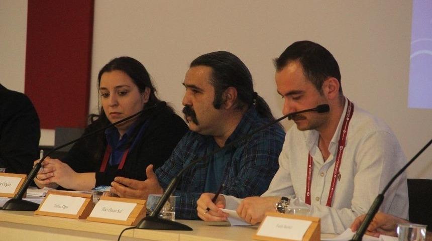 İletişimin Geleceği Anadolu &Uuml;niversitesinde Tartışılıyor