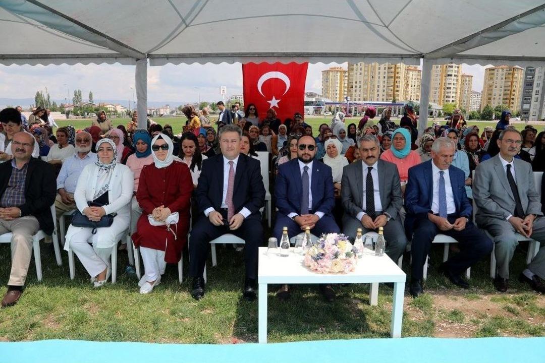 Talas&rsquo;ta El Emeği G&ouml;z Nuru &Uuml;r&uuml;nler Sergilendi