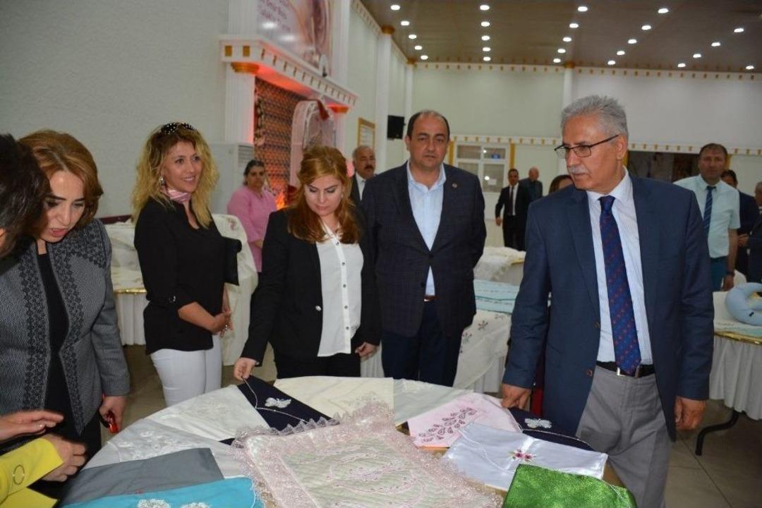 G&uuml;l&uuml;&ccedil;l&uuml; Kadınlardan El İşi Sergisi