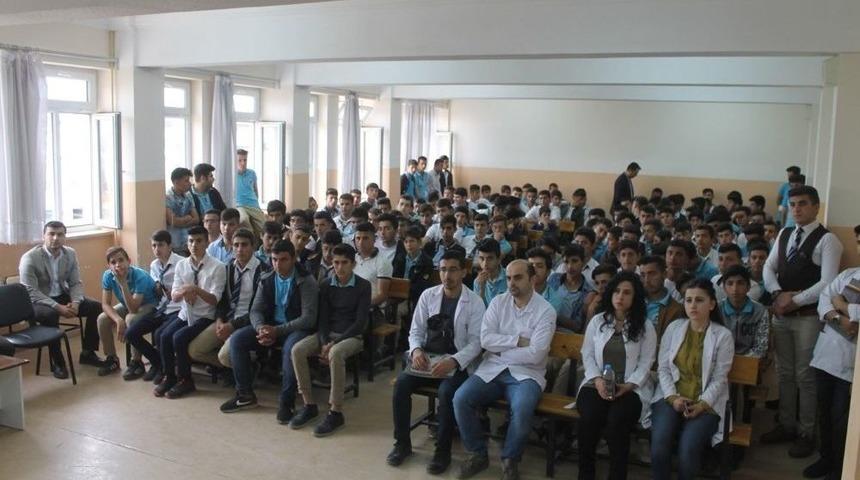 Silopi Myo&rsquo;da Gen&ccedil;lere Seminer Verildi