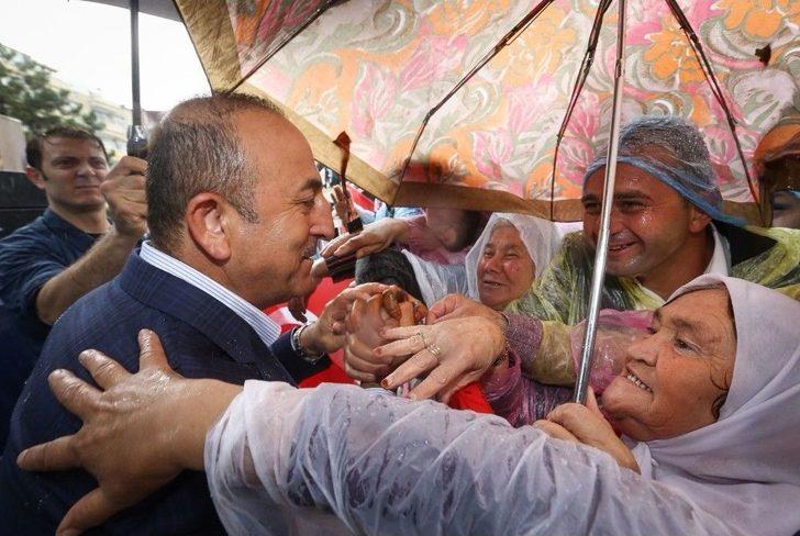 Bakan Çavuşoğlu, Burdur’da Yağmur Ve Doluya Yakalandı G2