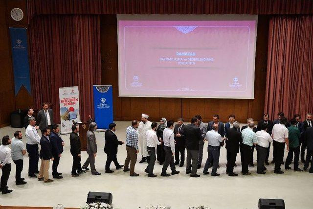 Diyanet İşleri Başkanı Erbaş, Tdv Personeliyle Bayramlaştı