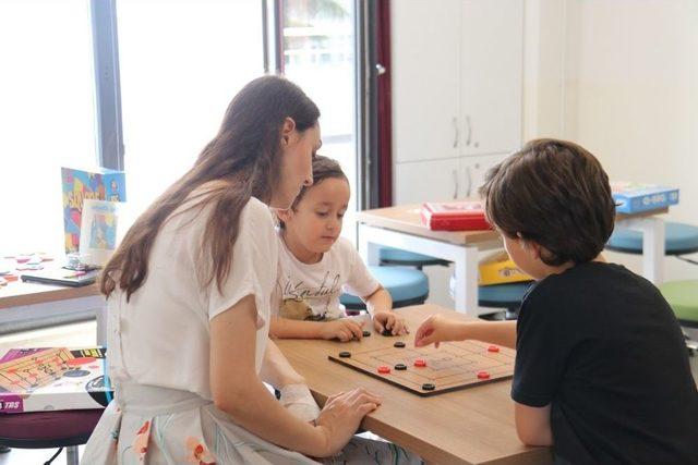 Minikler Geleceğe Serdivan Çocuk Akademisi’nde Hazırlanıyor