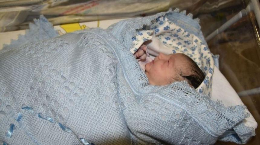 Yeni Yılın İlk Bebekleri D&uuml;nyaya Geldi