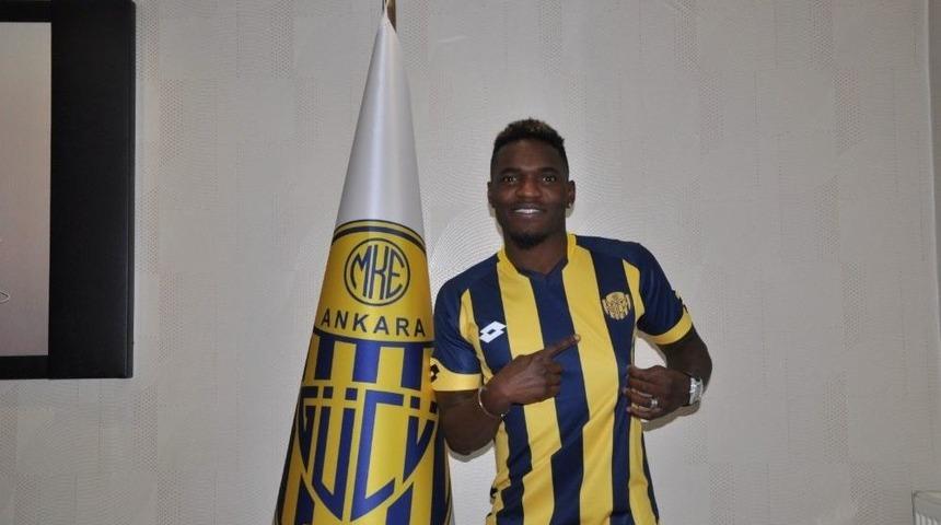 Bifouma&rsquo;dan Ankarag&uuml;c&uuml;&rsquo;ne 3 Yıllık İmza