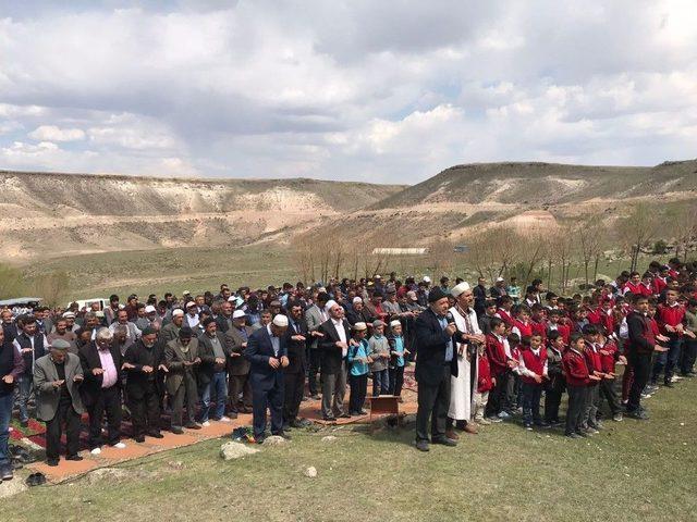 &Ccedil;ift&ccedil;iler Yağmur Duasına &Ccedil;ıktı 1