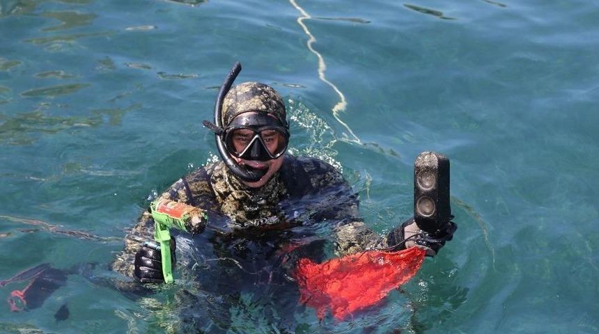 Deniz Dibi Temizliğinde &Ccedil;ıkan İlgin&ccedil; Atıklar Şaşırttı