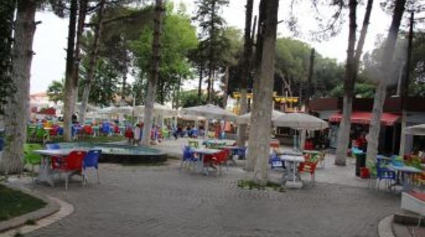 Kulalı Esnafın Se&ccedil;im G&uuml;n&uuml; &Ccedil;ay Bah&ccedil;esi A&ccedil;ma Talebine Ysk&rsquo;dan Red