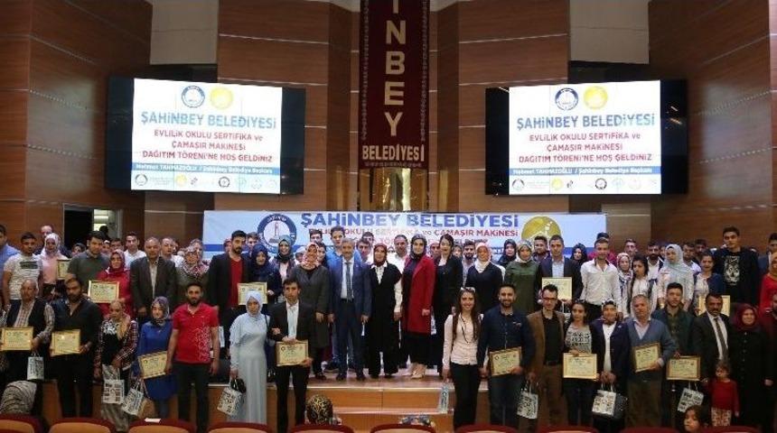 Evlilik Okulu&rsquo;nda &lsquo;evlilikte Pozitif İletişim&rsquo; Anlatıldı