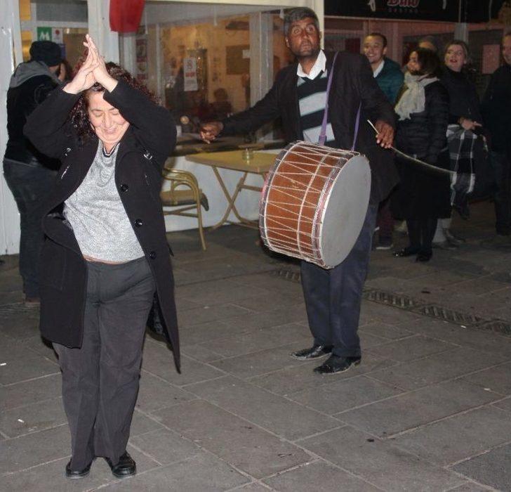 Bodrum’da Sokaklar Eğlence Mekanına Döndü G5