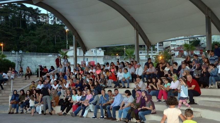 Alaplı&rsquo;da Muhteşem T&uuml;rk Halk M&uuml;ziği Konseri