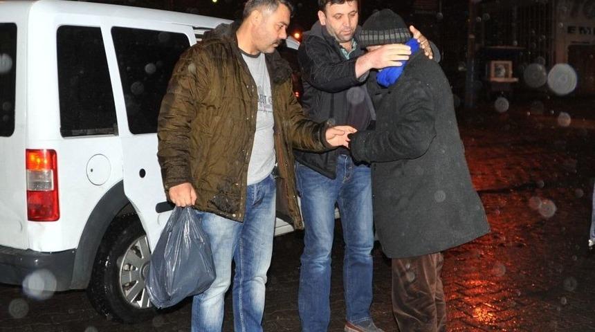 Hırsız Ka&ccedil;arken Yakalandı