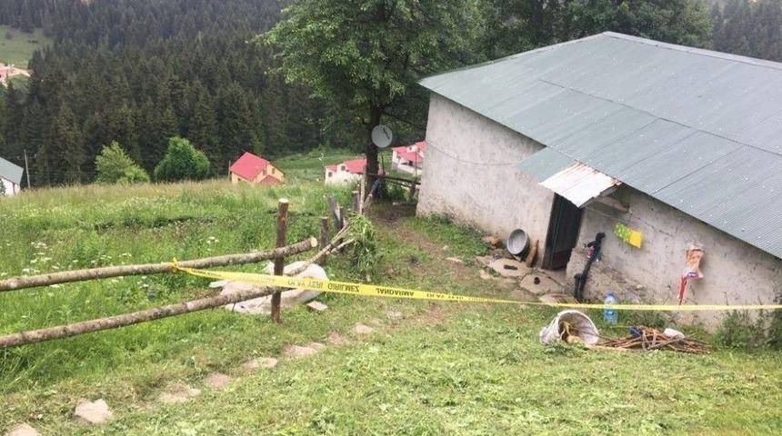 Şizofren Hastası Kız Annesini &Ouml;ld&uuml;rd&uuml;