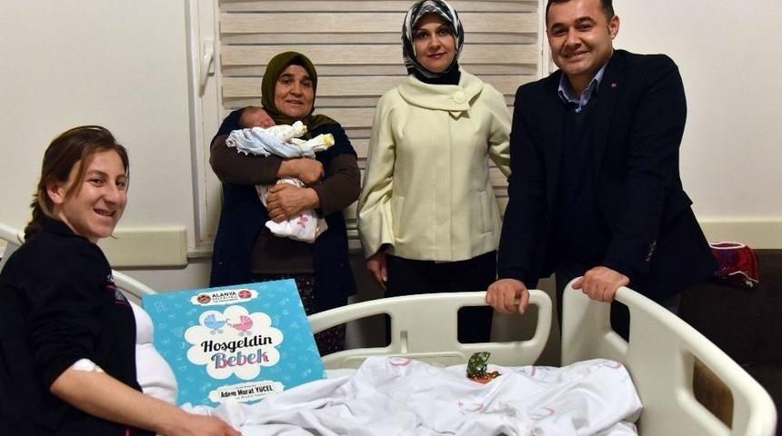 Başkan Y&uuml;cel&rsquo;den Yeni Yılda Hastane Ziyaretleri